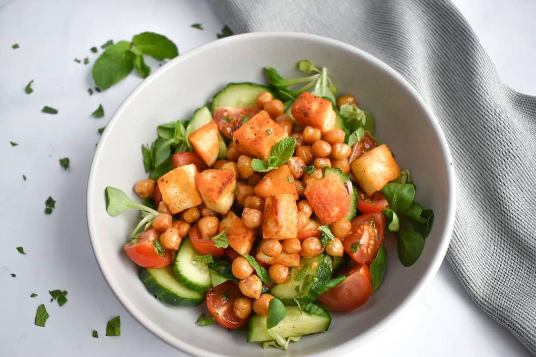 Avinzirniu-ir-kepto-halumio-salotos