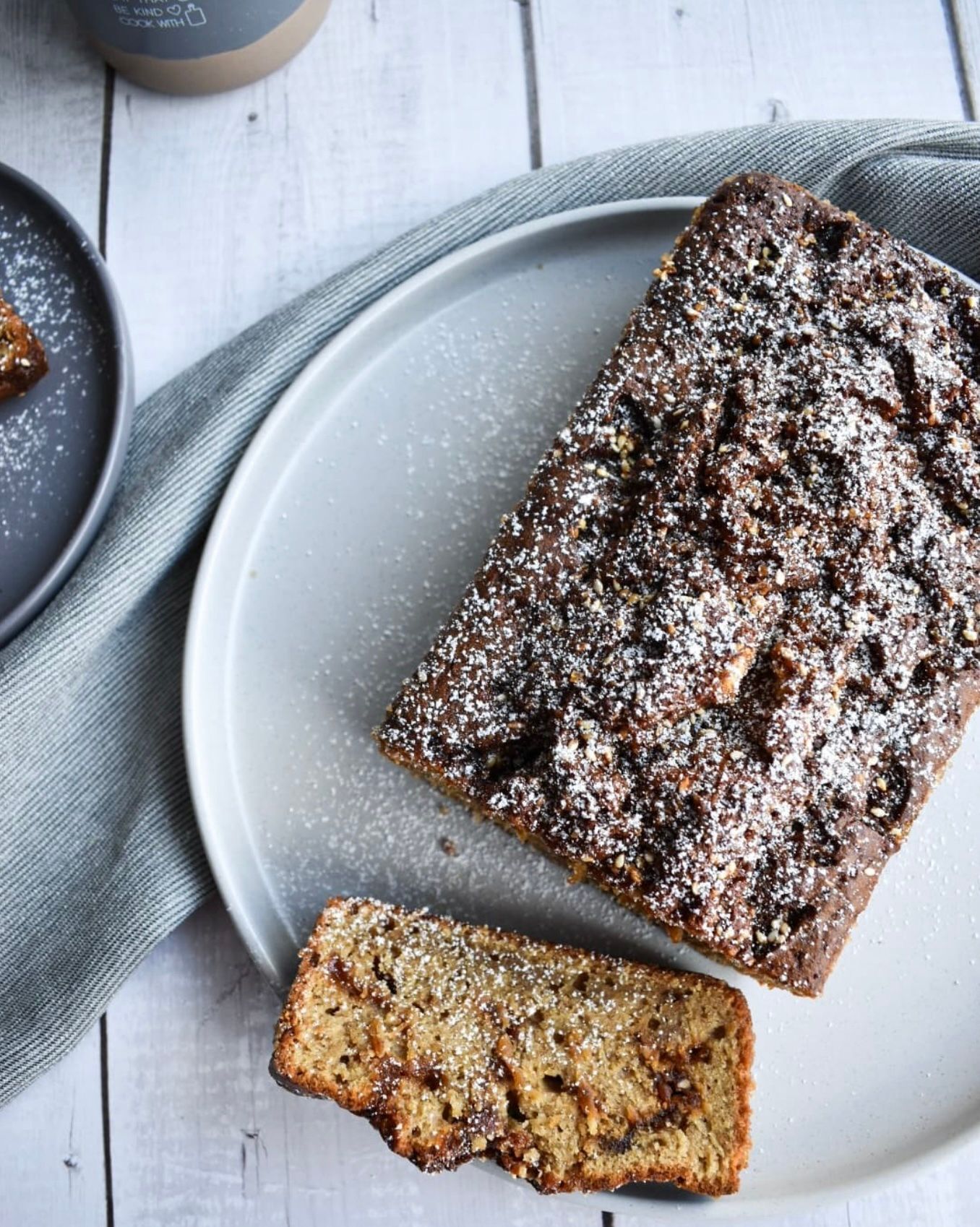bananu-duona-su-sezamu-karamele-ir-tahini