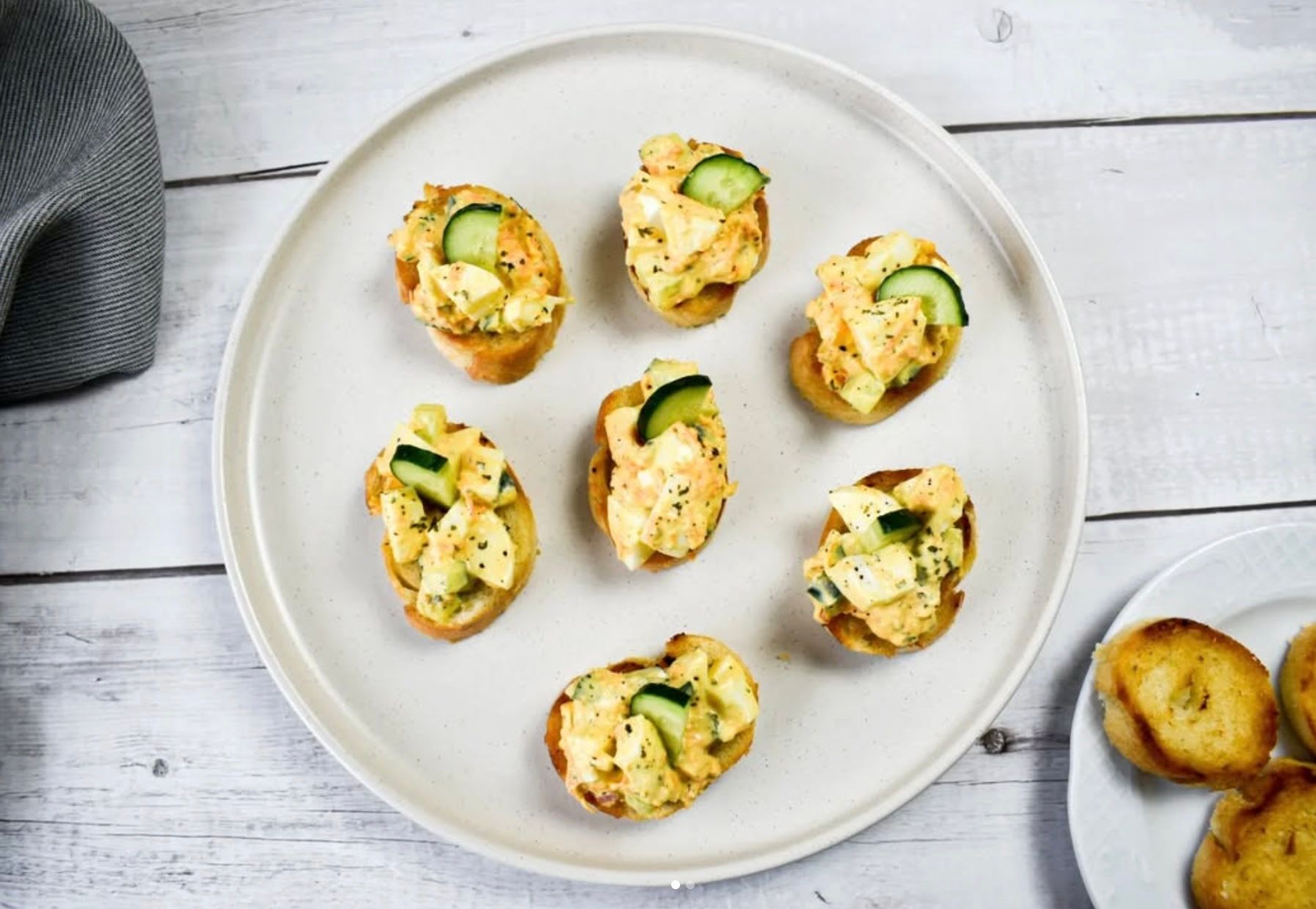 kiausiniu-salotu-uzkandis